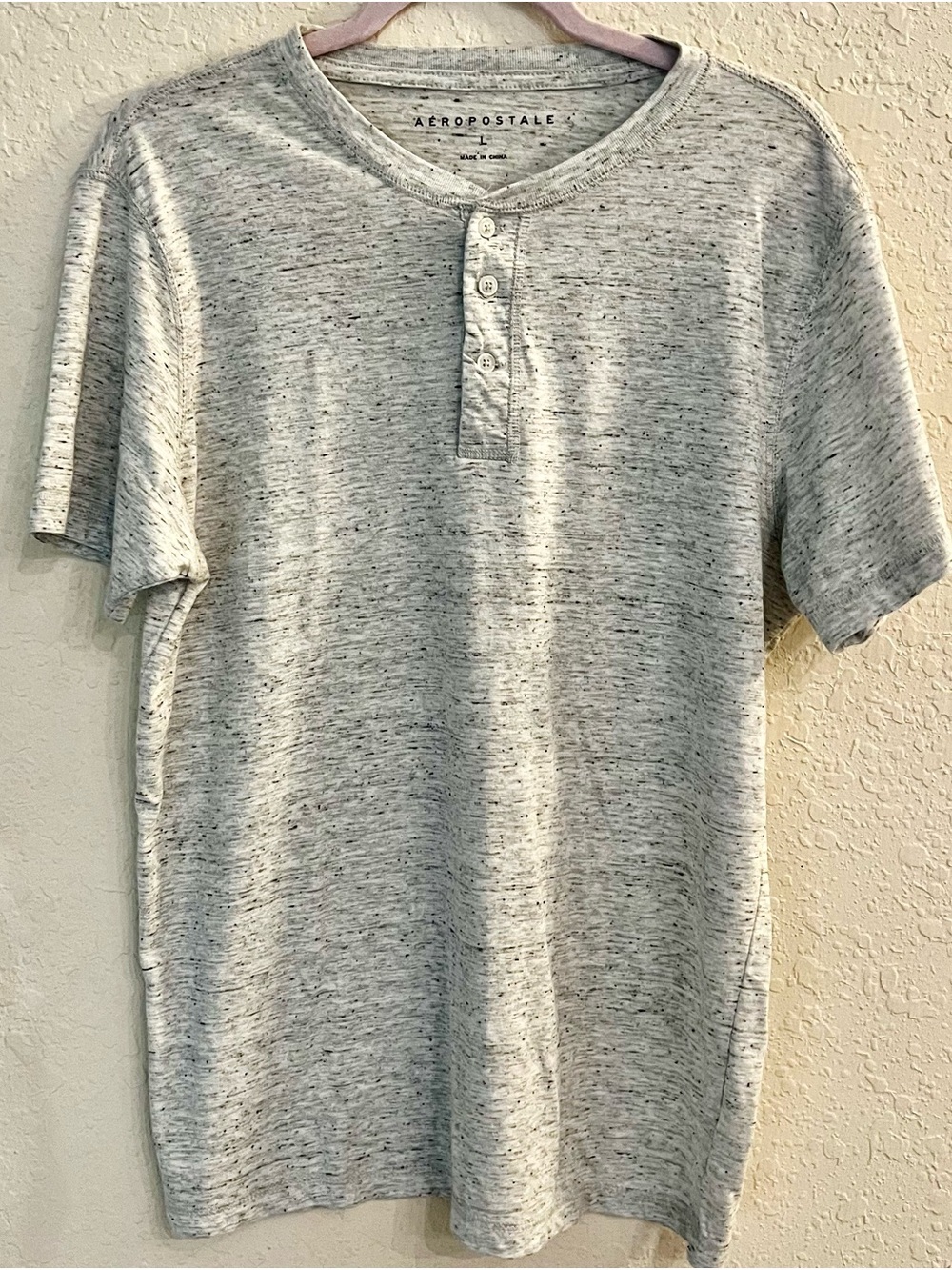 Aeropostale Men’s Light Heather Gray Short-Sleeve Henley